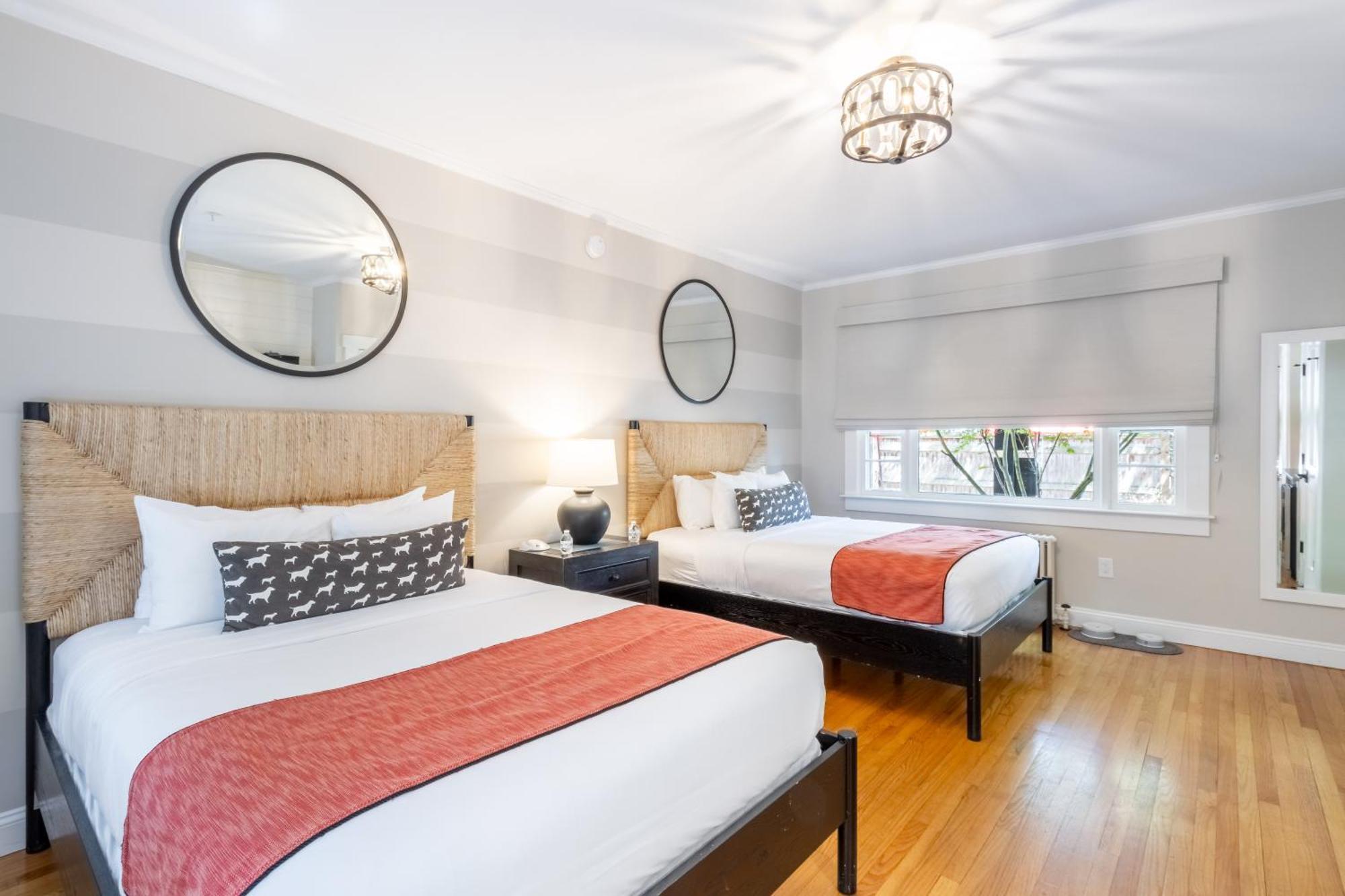 Bed and Breakfast Paws On Pelham (Adults Only) à Tour de Tour de Newport Extérieur photo
