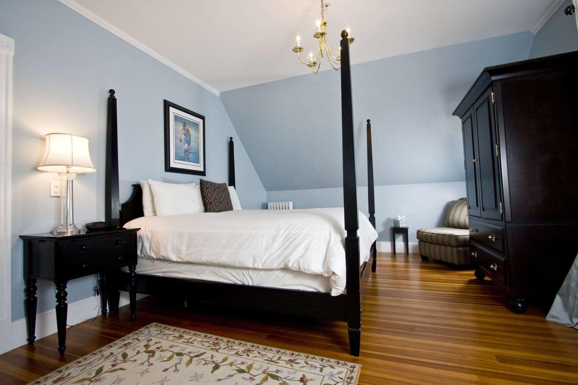 Bed and Breakfast Paws On Pelham (Adults Only) à Tour de Tour de Newport Extérieur photo