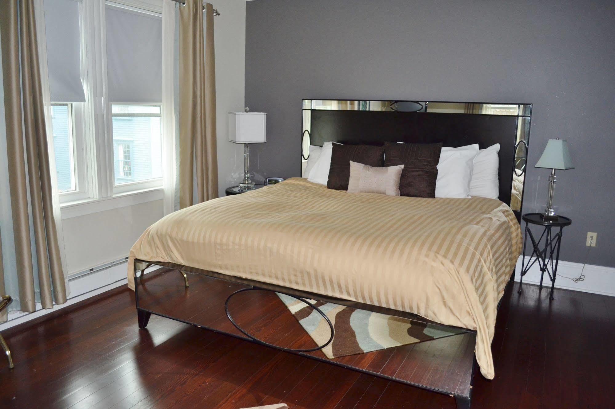Bed and Breakfast Paws On Pelham (Adults Only) à Tour de Tour de Newport Extérieur photo