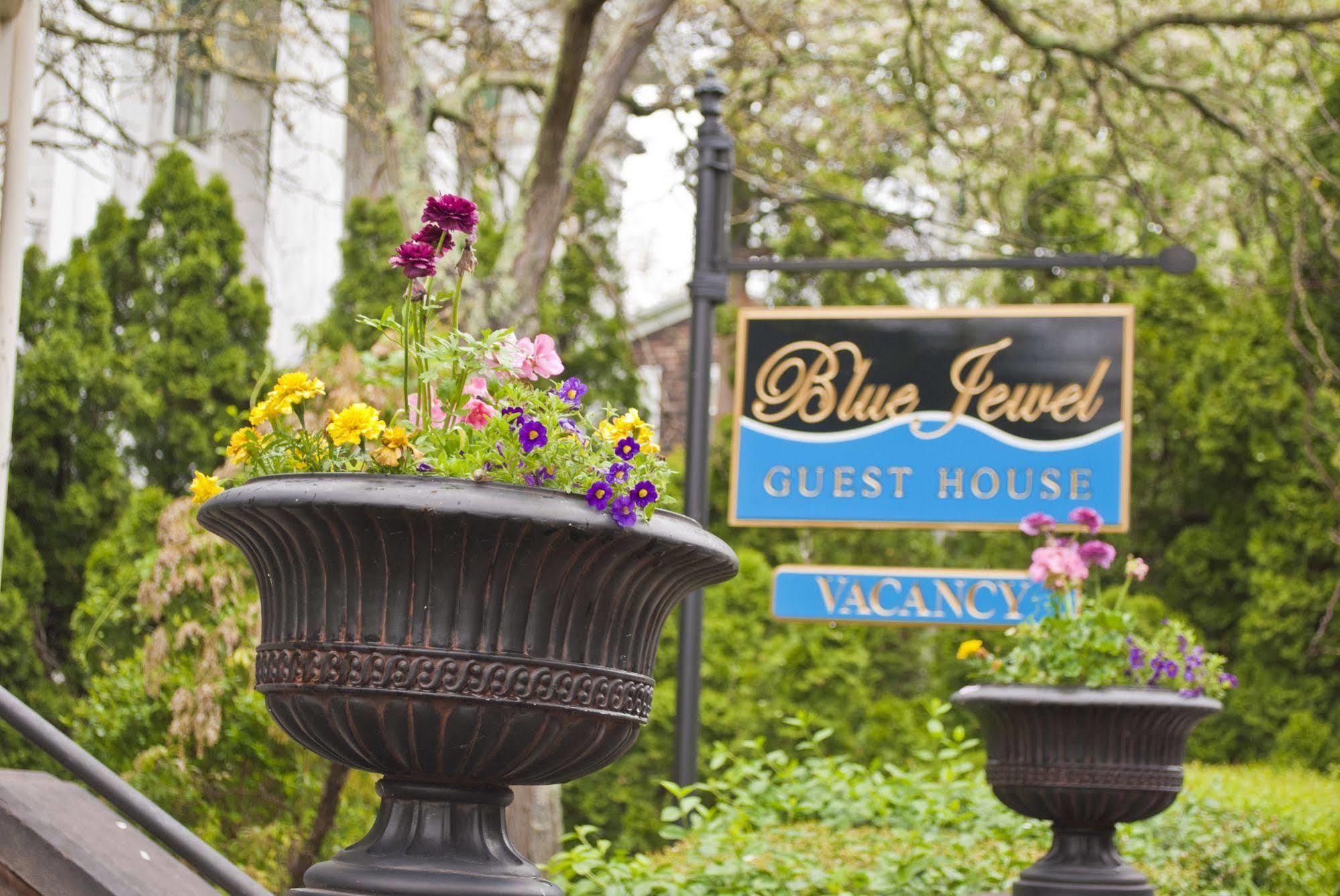 Bed and Breakfast Paws On Pelham (Adults Only) à Tour de Tour de Newport Extérieur photo
