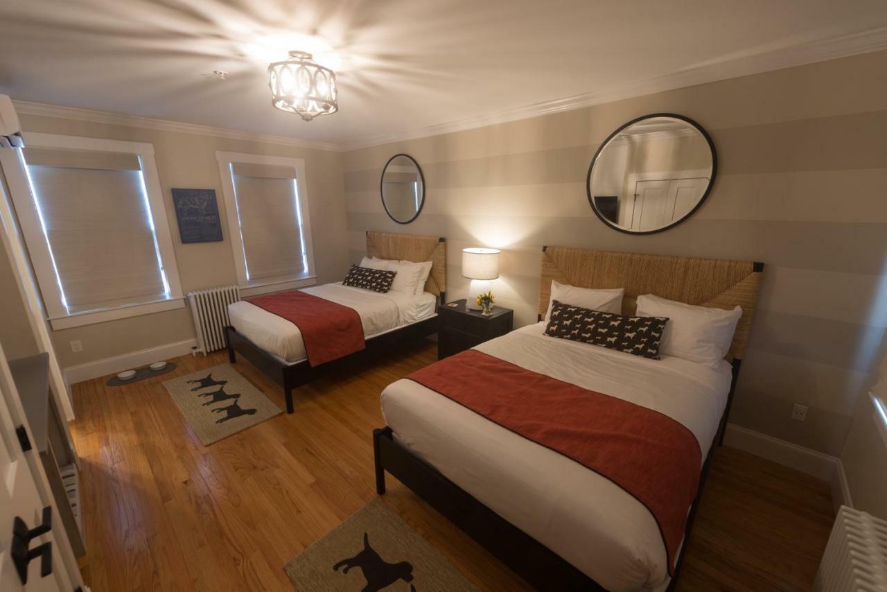 Bed and Breakfast Paws On Pelham (Adults Only) à Tour de Tour de Newport Extérieur photo
