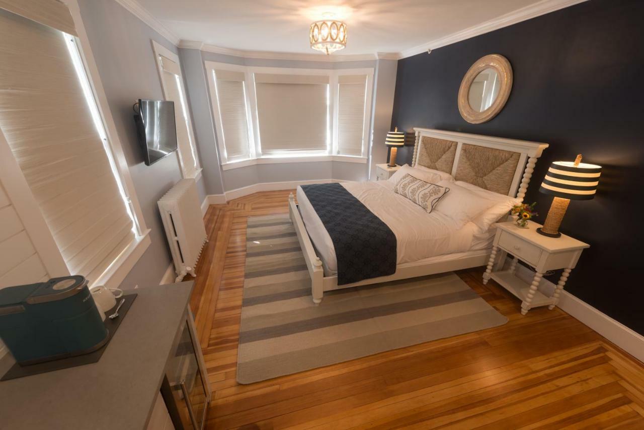 Bed and Breakfast Paws On Pelham (Adults Only) à Tour de Tour de Newport Extérieur photo